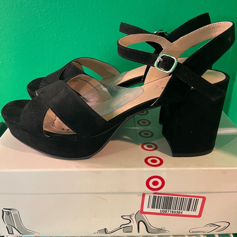 Womens 2.5 inch wide heel